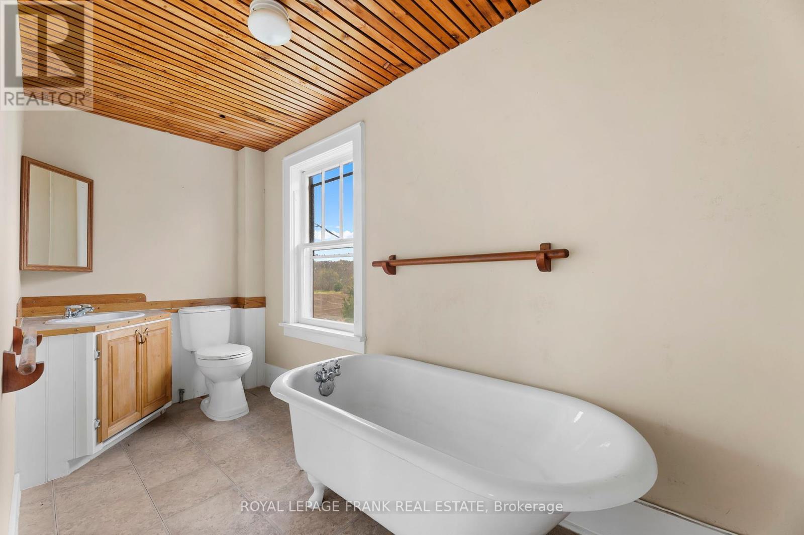 












3148 COUNTY ROAD 32 HIGHWAY

,
Leeds and the Thousand Islands,







Ontario
K0H2N0

