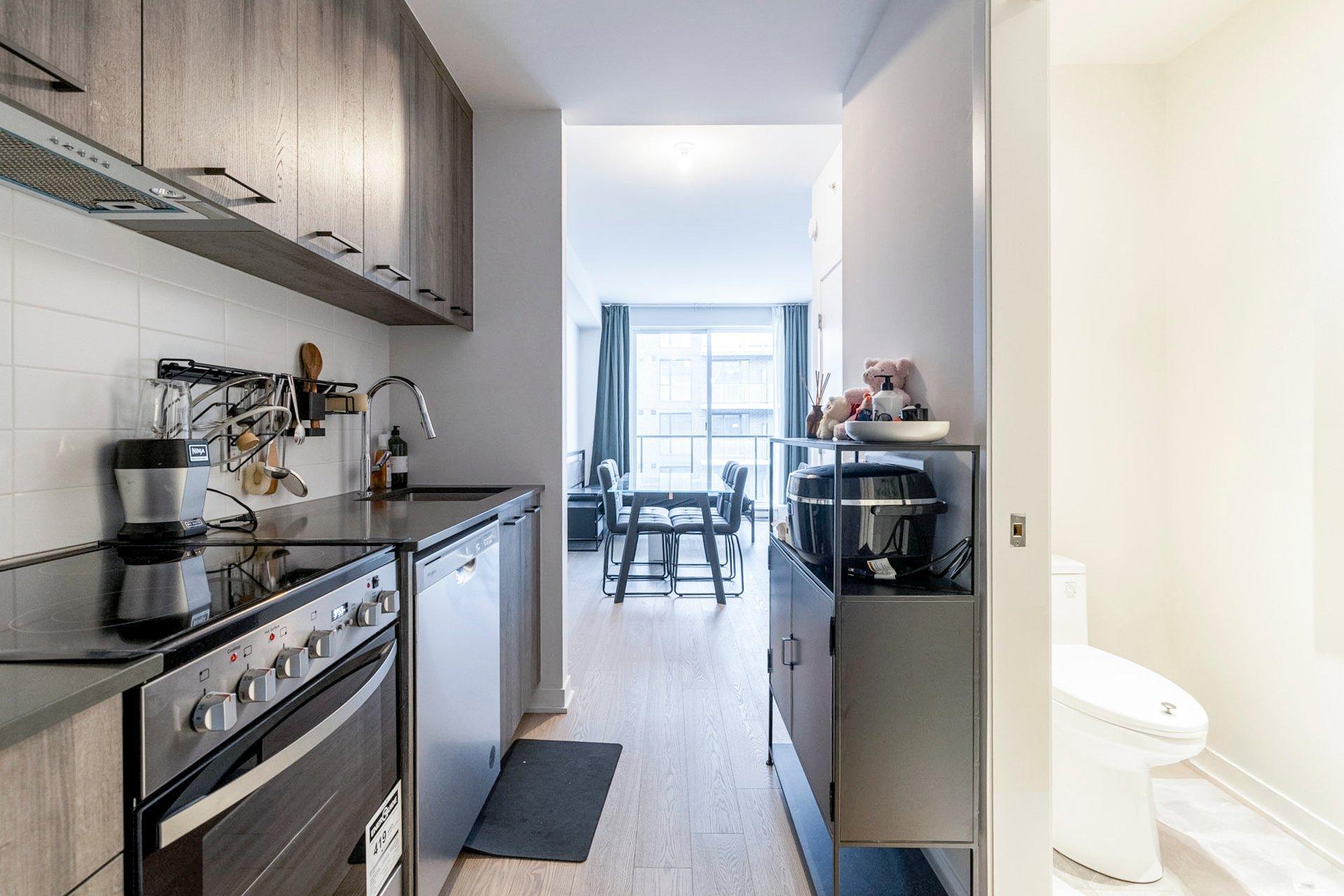 









1485


Rue des Bassins

, 711,
Montréal (Le Sud-Ouest),




QC
H3C1B7

