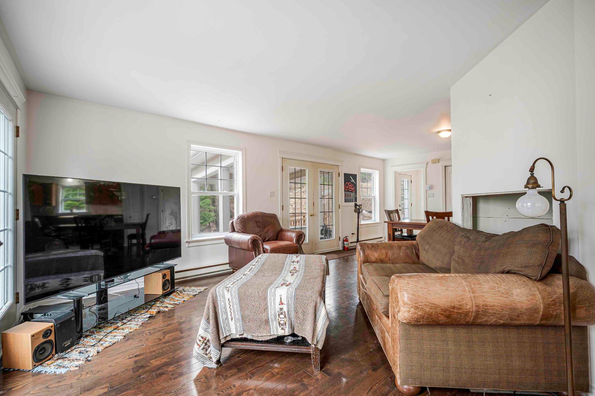 









49


Ch. de la Petite-Suisse

,
Morin-Heights,




QC
J0R1H0

