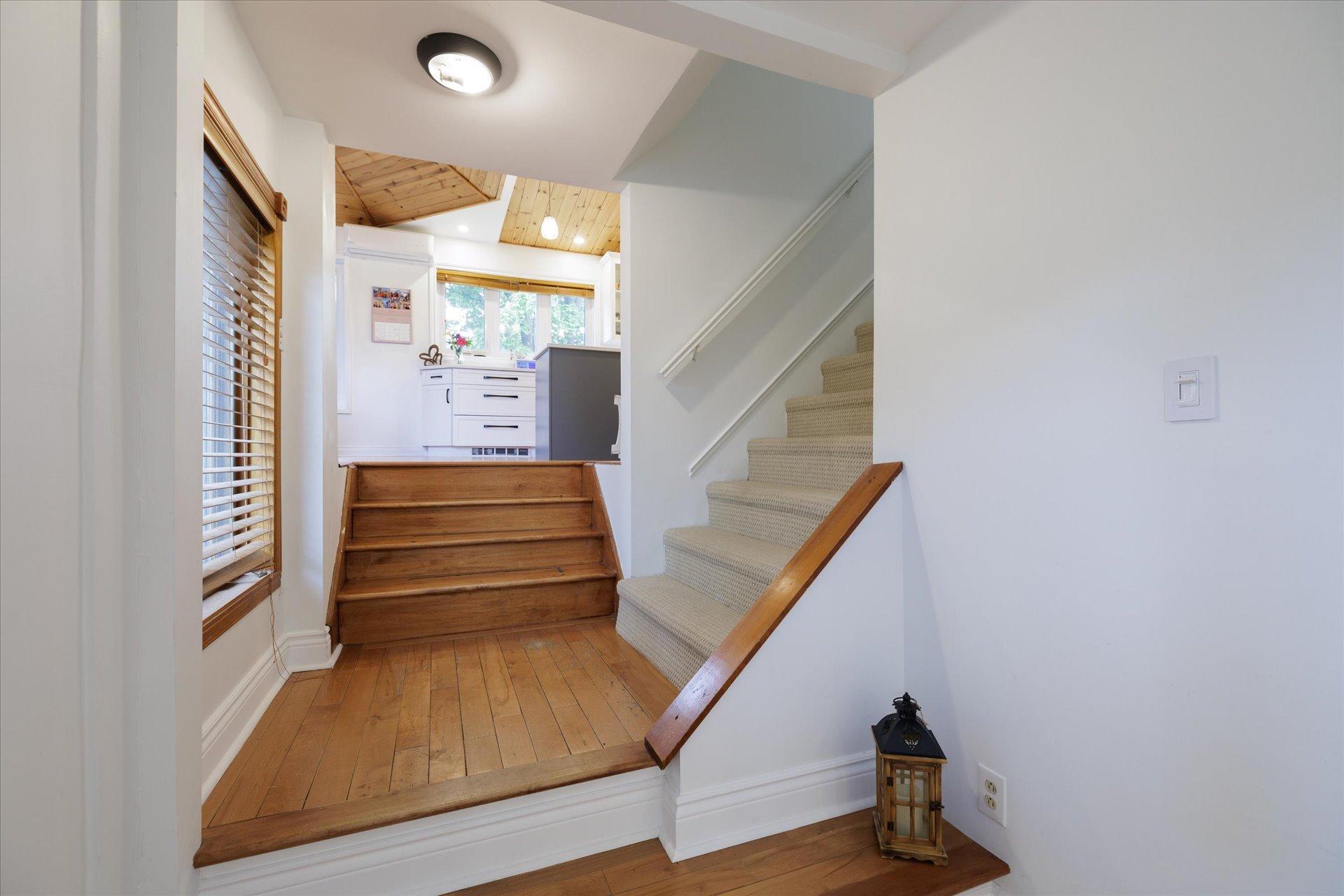 









104


Av. Victoria

,
Pointe-Claire,




QC
H9S4S7


