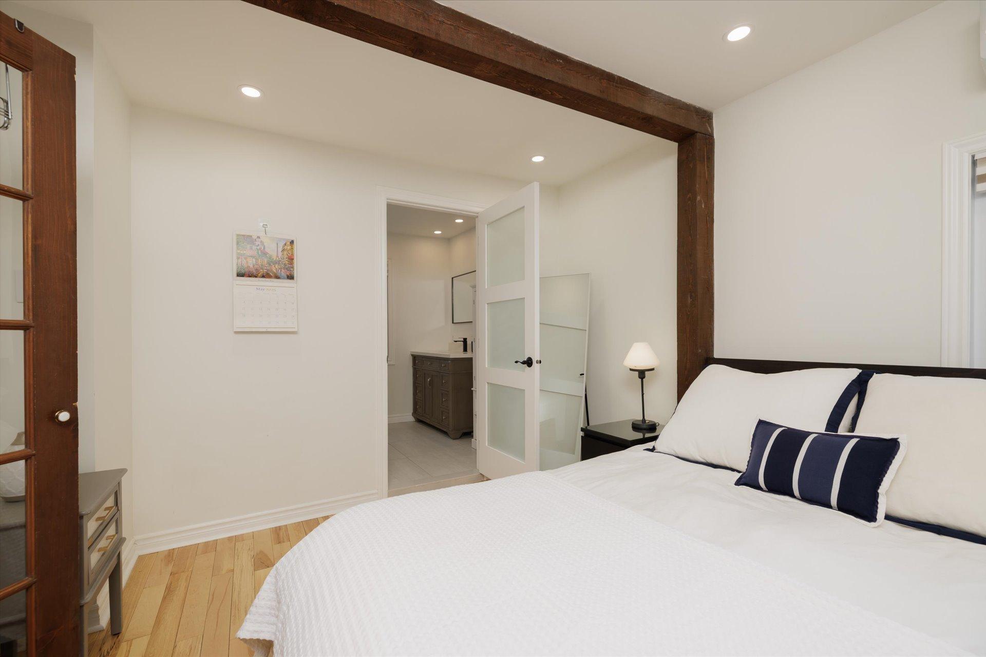 









104


Av. Victoria

,
Pointe-Claire,




QC
H9S4S7

