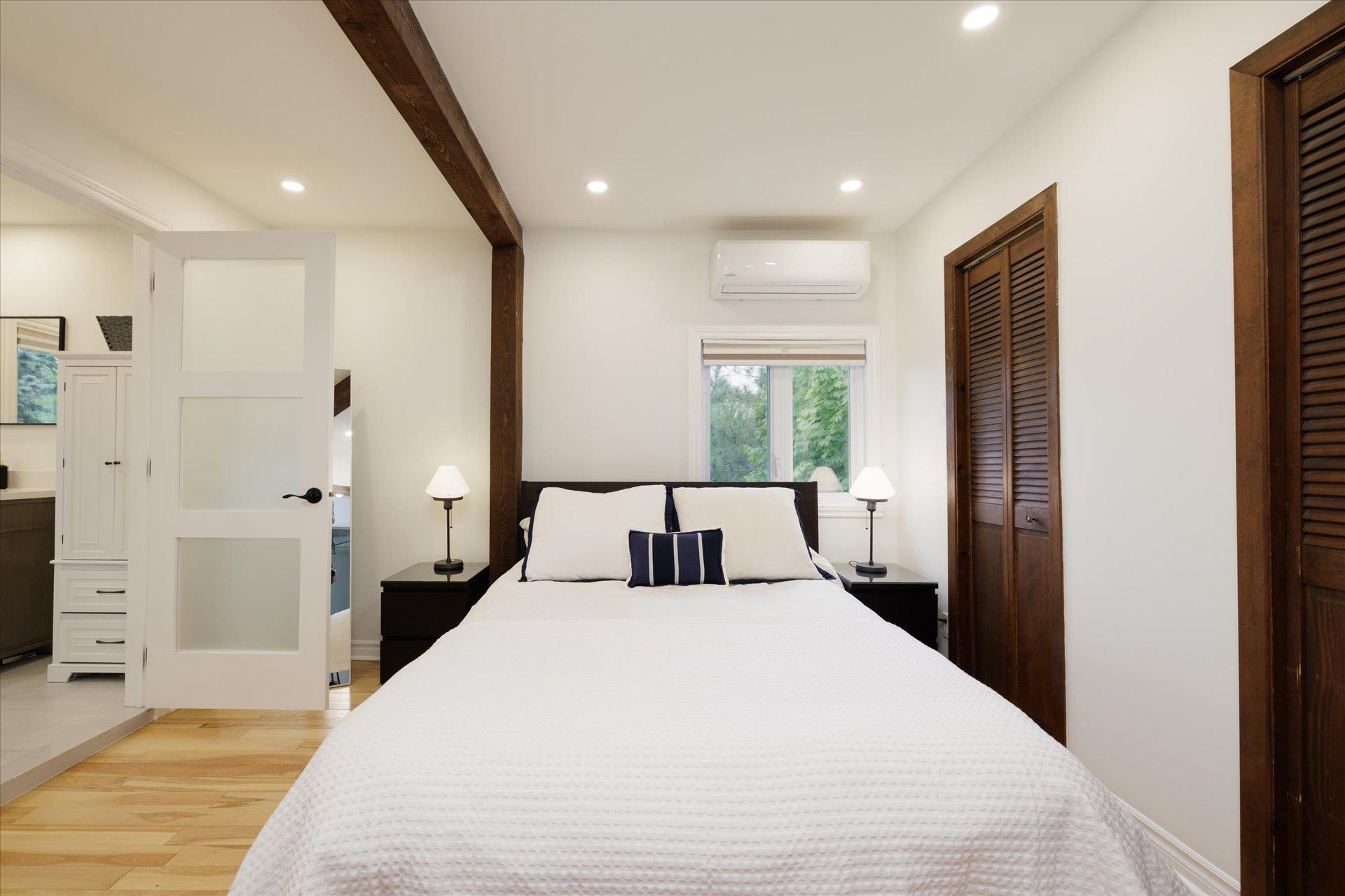 









104


Av. Victoria

,
Pointe-Claire,




QC
H9S4S7

