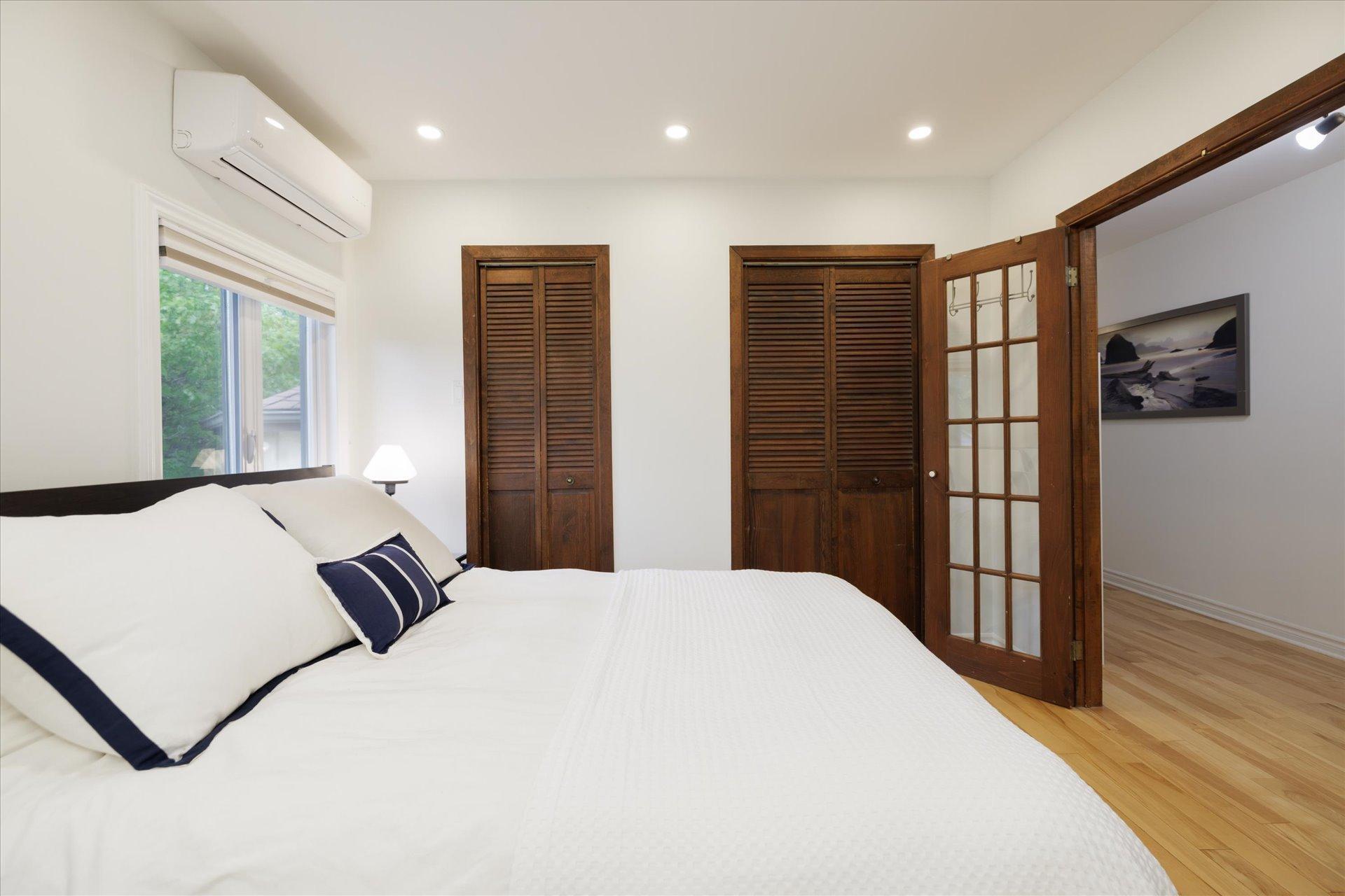 









104


Av. Victoria

,
Pointe-Claire,




QC
H9S4S7

