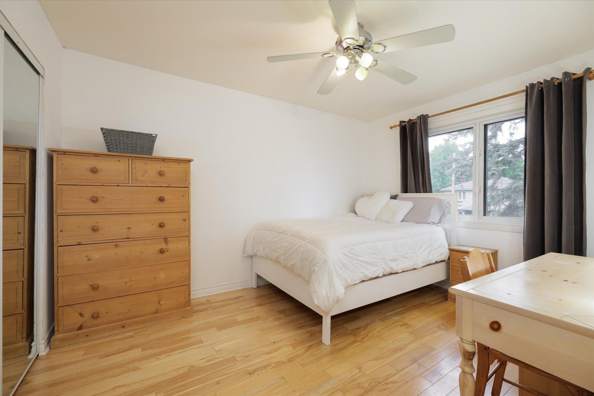 









104


Av. Victoria

,
Pointe-Claire,




QC
H9S4S7

