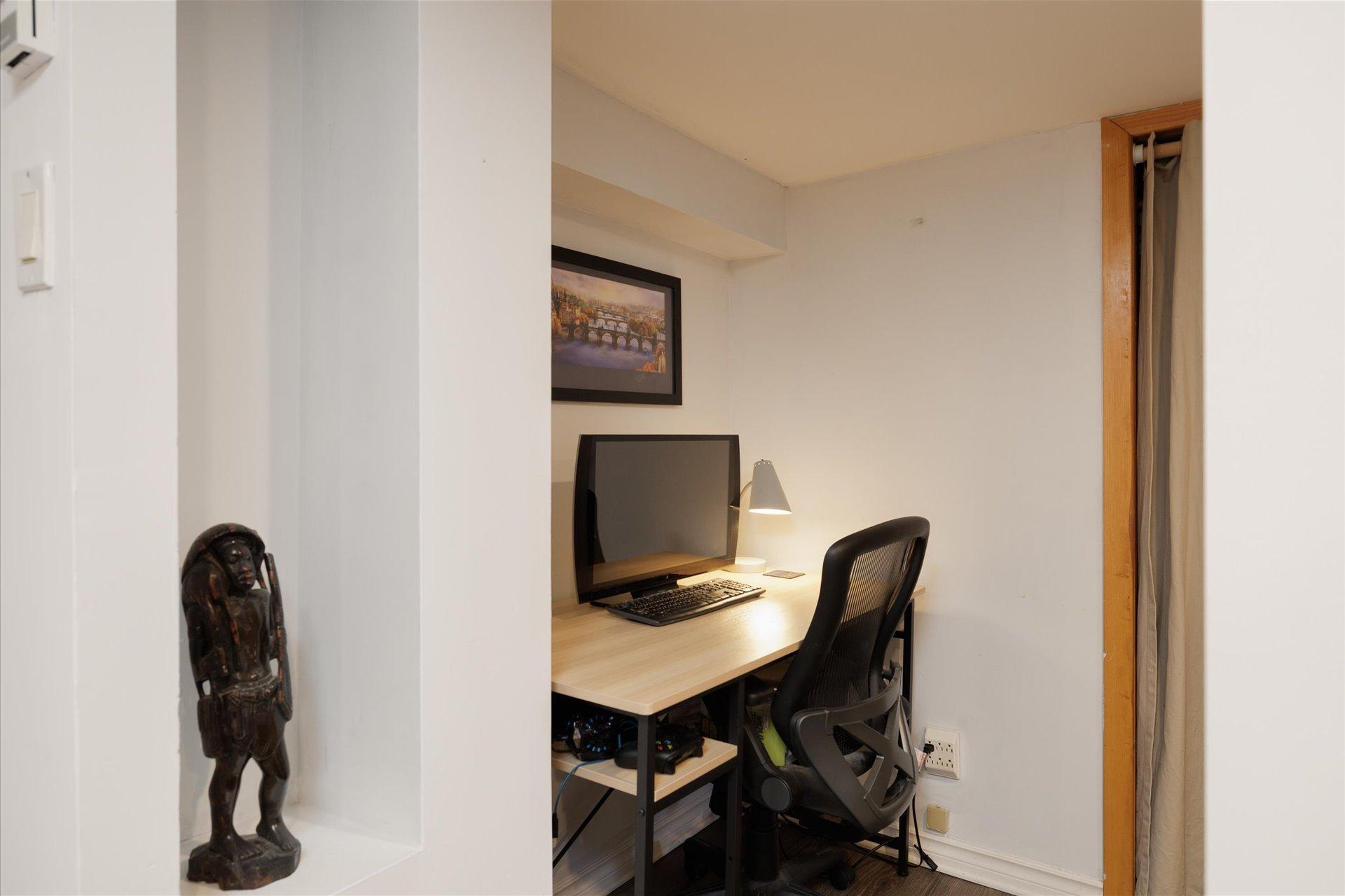 









104


Av. Victoria

,
Pointe-Claire,




QC
H9S4S7

