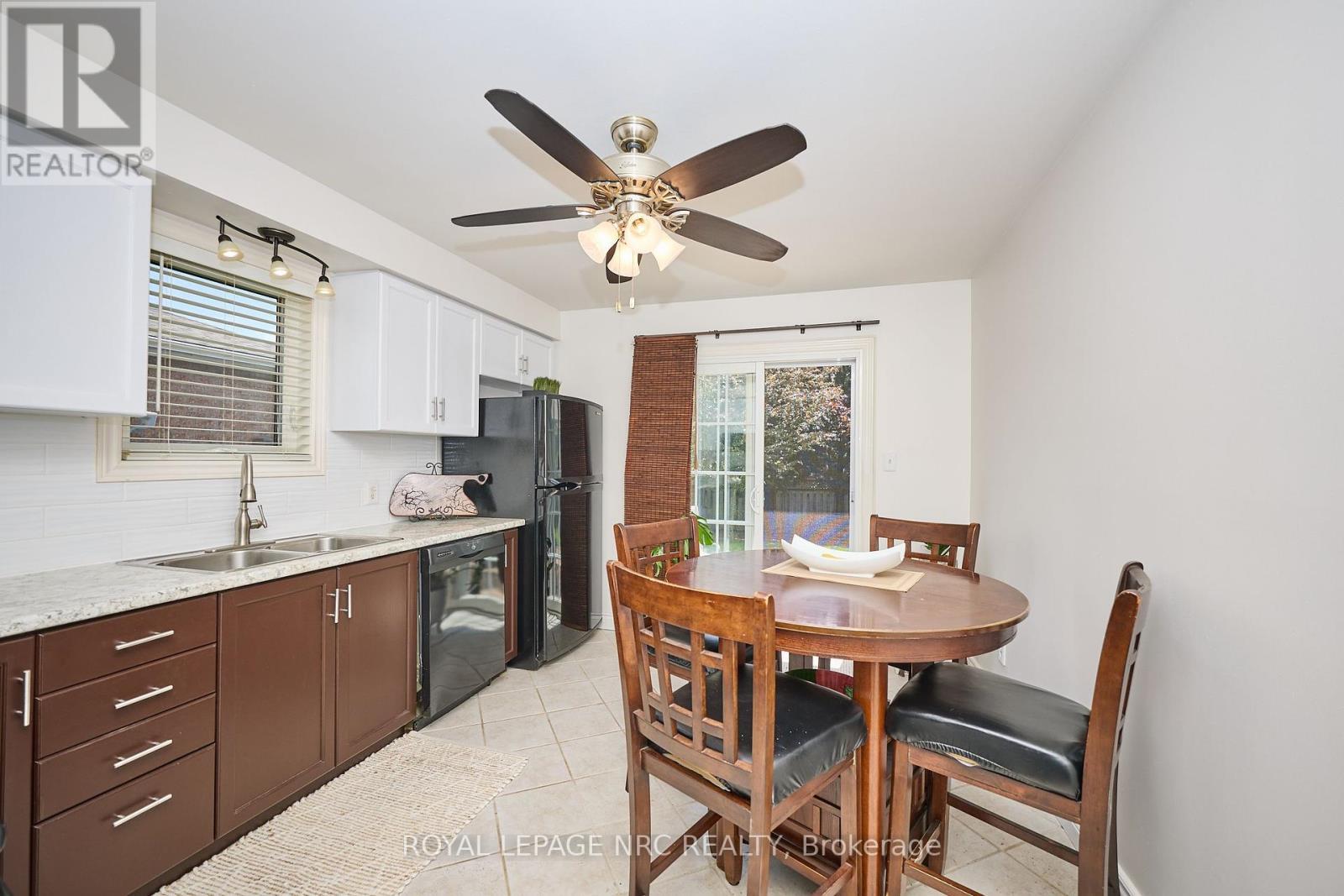 












41 JACKSON COURT W

,
Welland (N. Welland),




Ontario
L3C7G2

