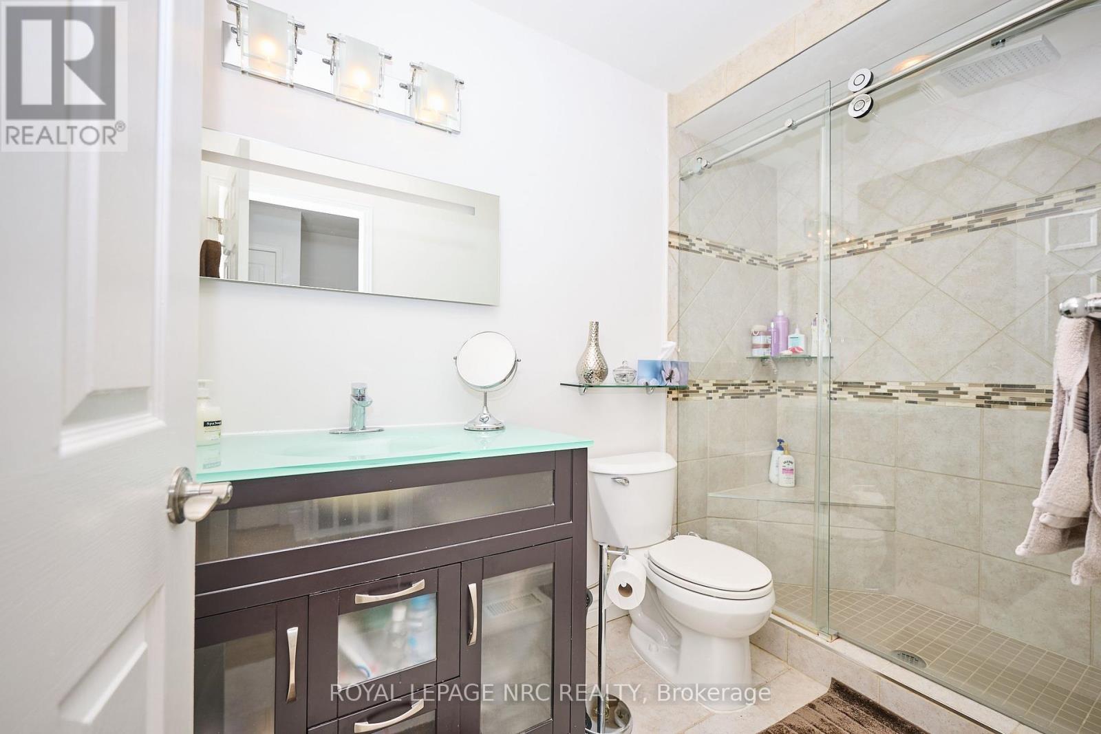 












41 JACKSON COURT W

,
Welland (N. Welland),




Ontario
L3C7G2

