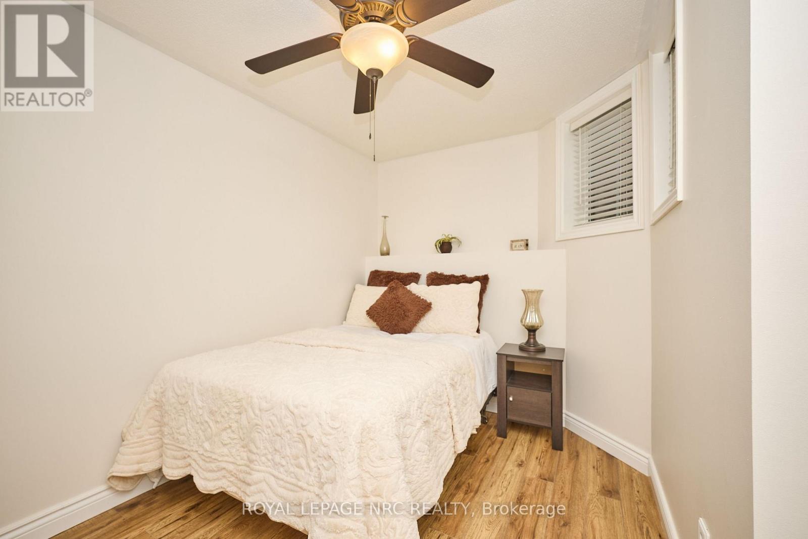 












41 JACKSON COURT W

,
Welland (N. Welland),




Ontario
L3C7G2

