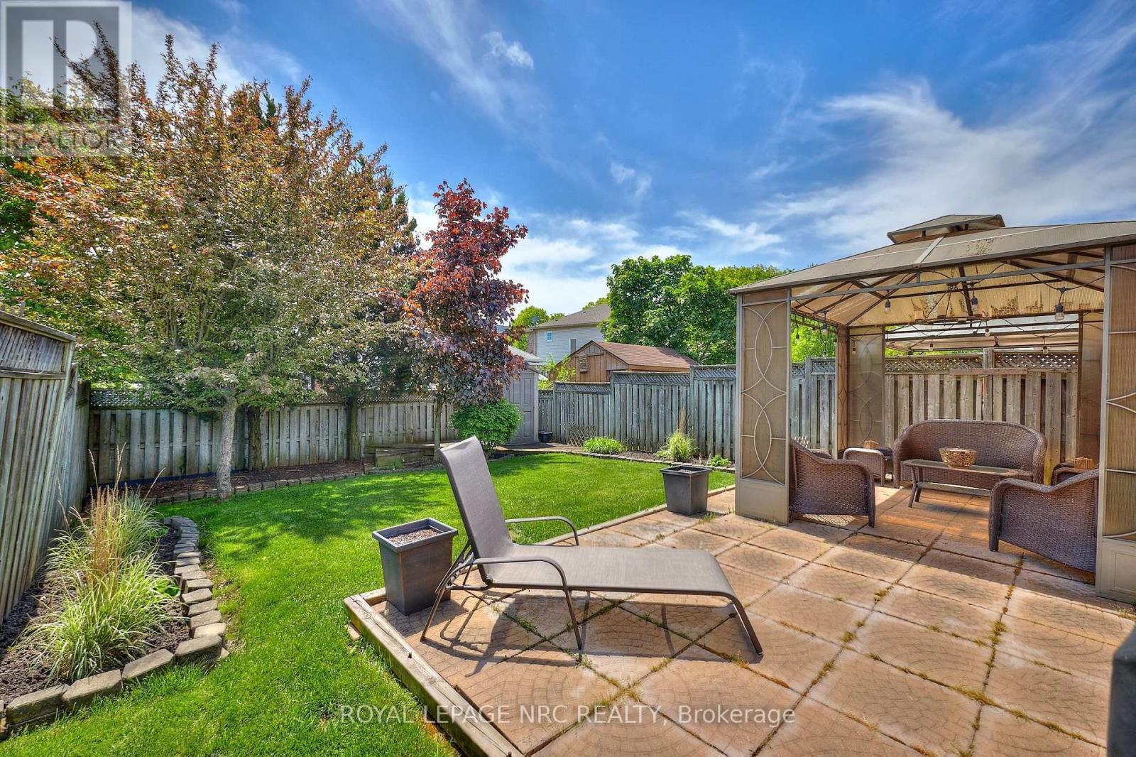 












41 JACKSON COURT W

,
Welland (N. Welland),




Ontario
L3C7G2

