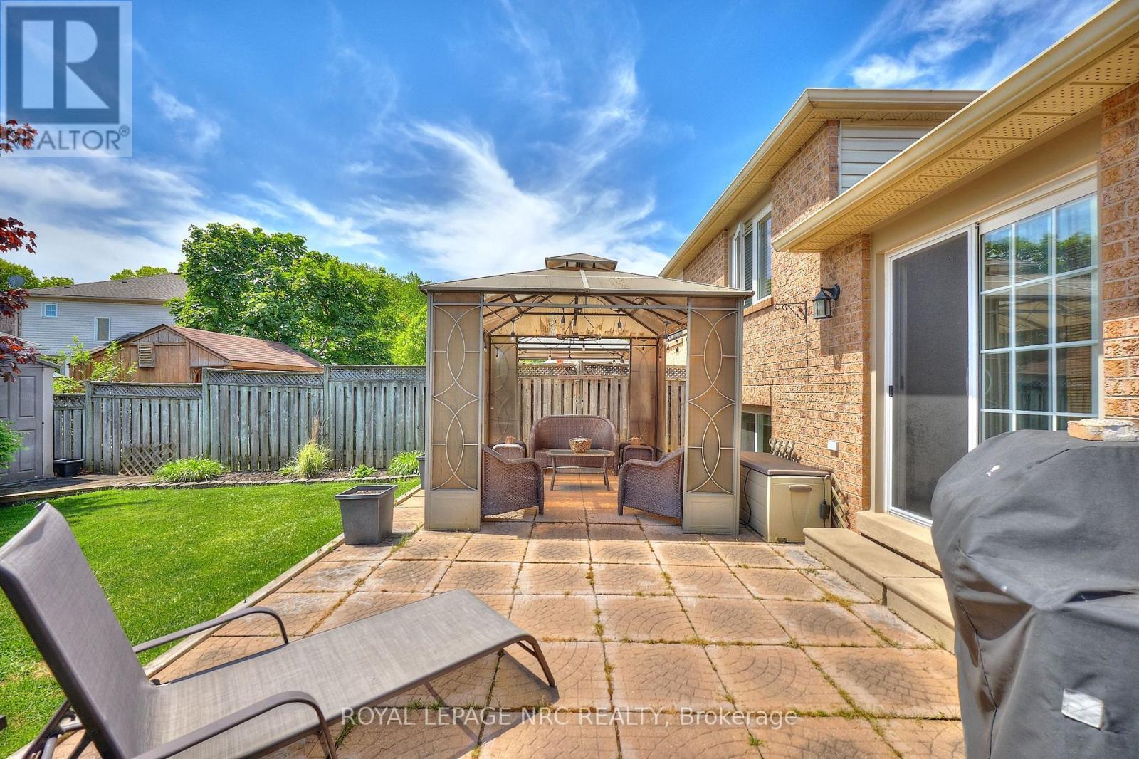 












41 JACKSON COURT W

,
Welland (N. Welland),




Ontario
L3C7G2

