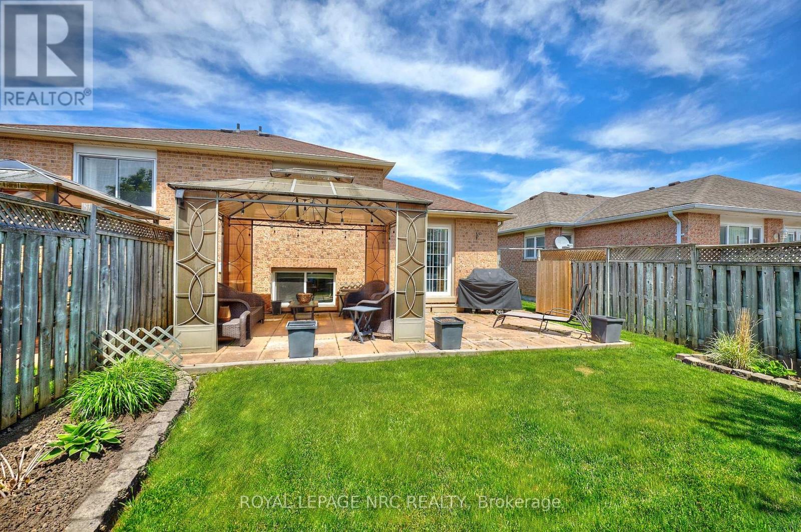 












41 JACKSON COURT W

,
Welland (N. Welland),




Ontario
L3C7G2

