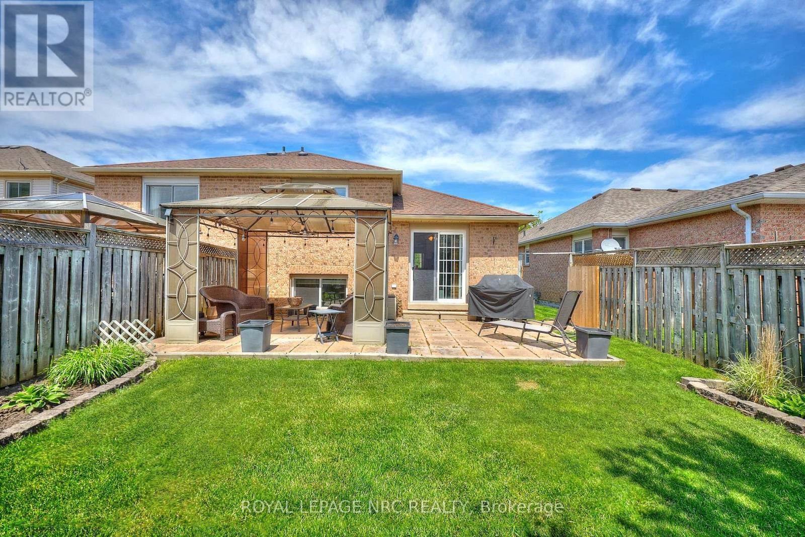 












41 JACKSON COURT W

,
Welland (N. Welland),




Ontario
L3C7G2

