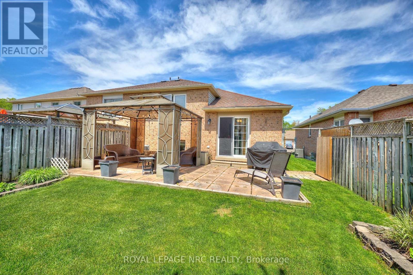 












41 JACKSON COURT W

,
Welland (N. Welland),




Ontario
L3C7G2

