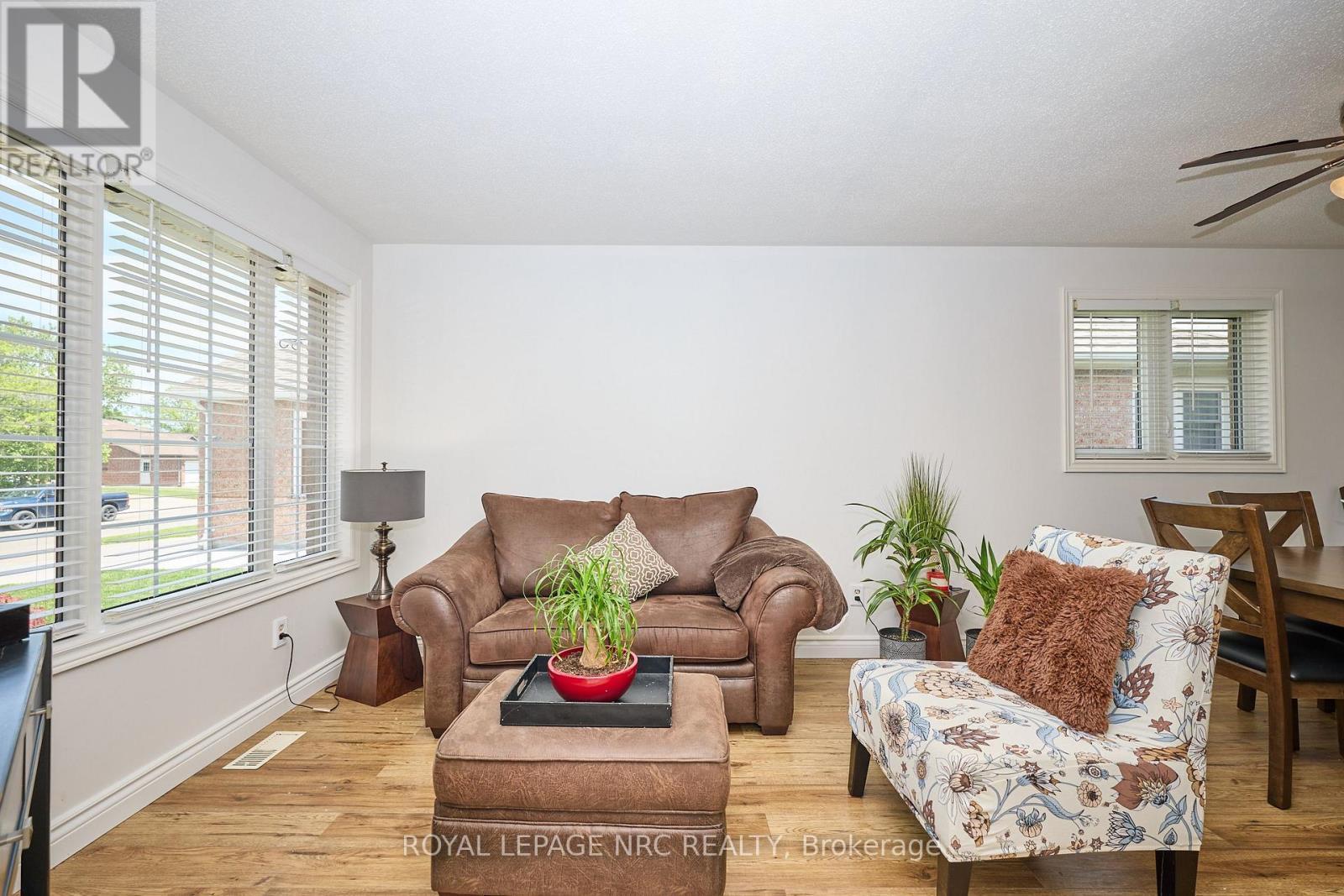 












41 JACKSON COURT W

,
Welland (N. Welland),




Ontario
L3C7G2

