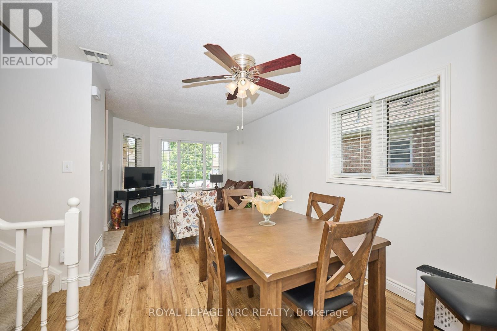 












41 JACKSON COURT W

,
Welland (N. Welland),




Ontario
L3C7G2

