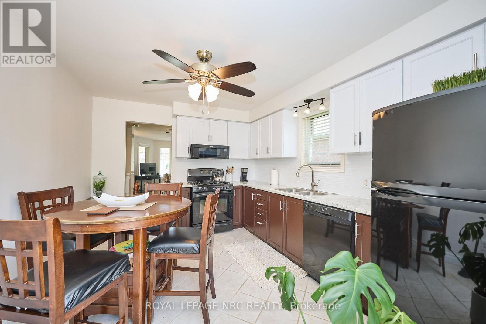 












41 JACKSON COURT W

,
Welland (N. Welland),




Ontario
L3C7G2

