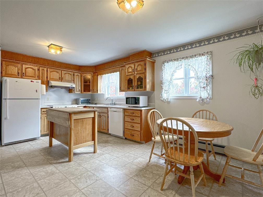 












633 Queen Street

,
Charlottetown,




PE
C1A 9C7

