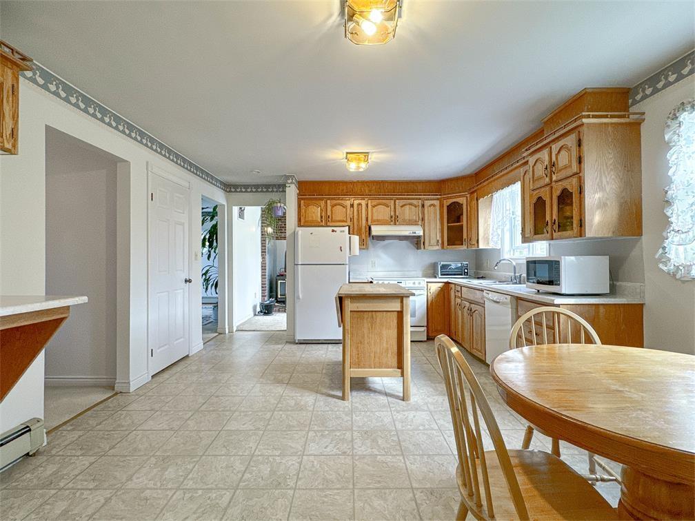 












633 Queen Street

,
Charlottetown,




PE
C1A 9C7

