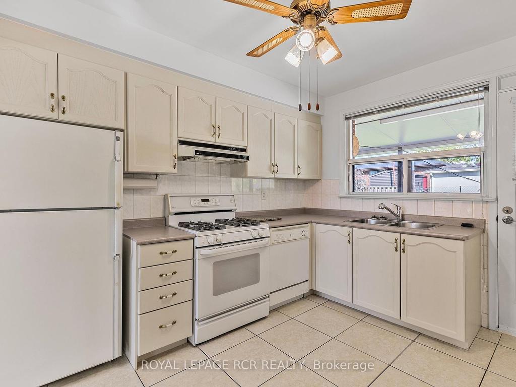 









26


Ludstone

Drive,
Toronto,




ON
M9R 2H9

