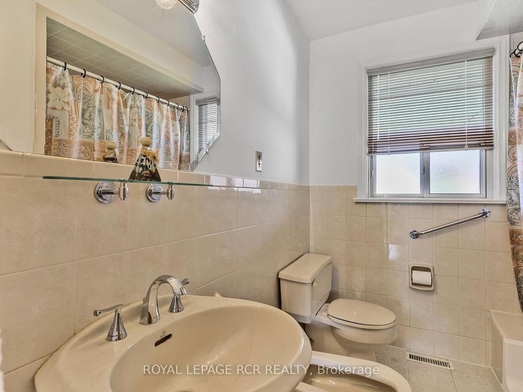 









26


Ludstone

Drive,
Toronto,




ON
M9R 2H9

