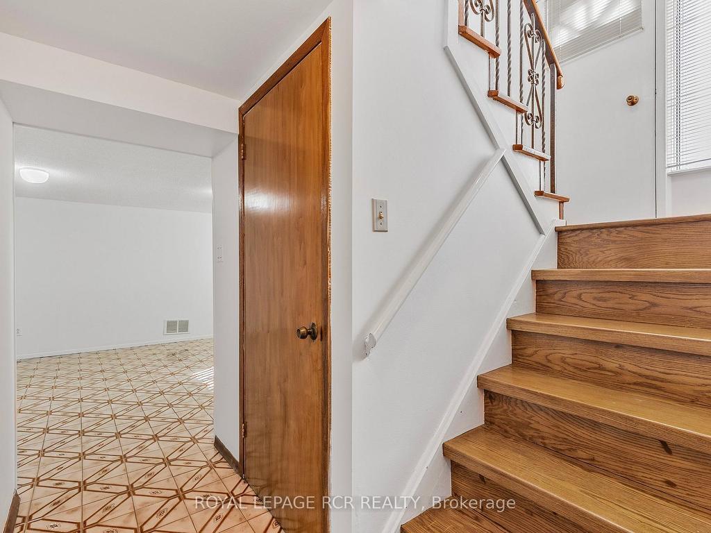 









26


Ludstone

Drive,
Toronto,




ON
M9R 2H9

