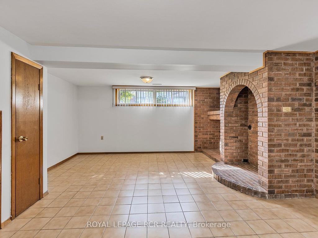 









26


Ludstone

Drive,
Toronto,




ON
M9R 2H9

