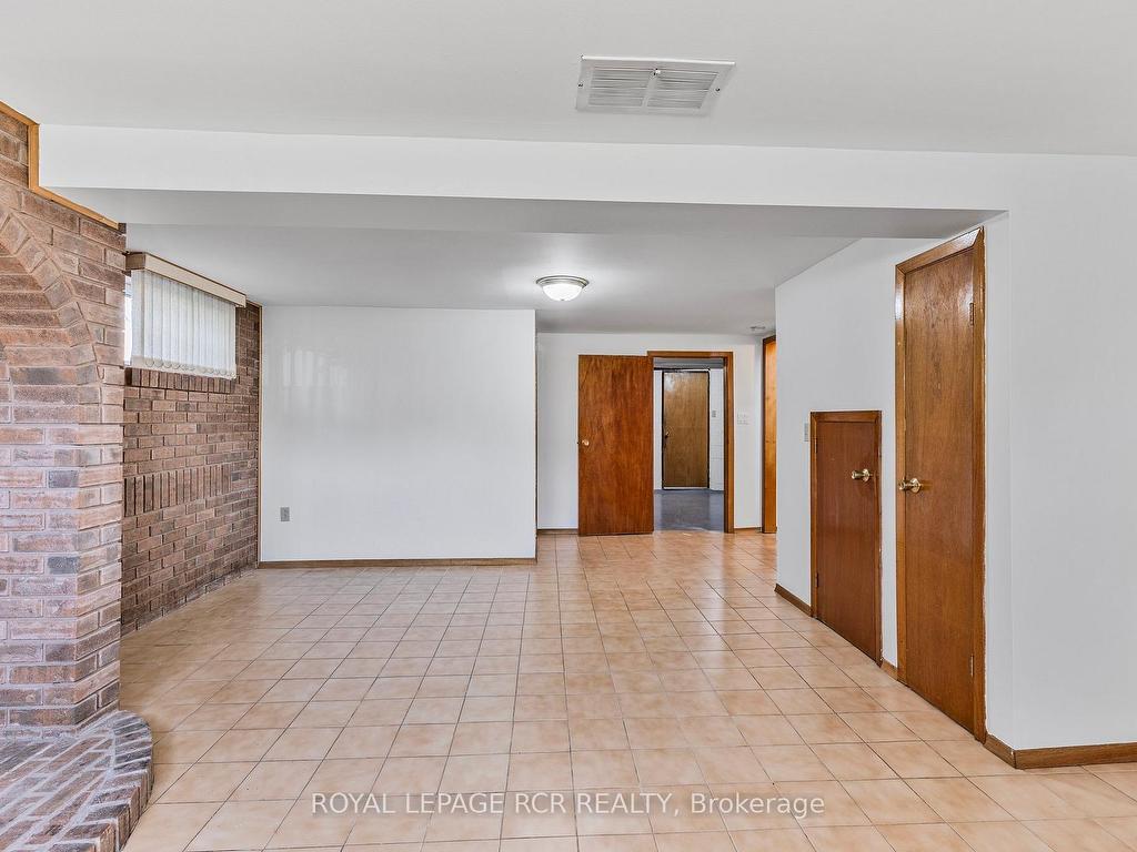 









26


Ludstone

Drive,
Toronto,




ON
M9R 2H9

