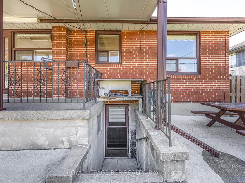 









26


Ludstone

Drive,
Toronto,




ON
M9R 2H9

