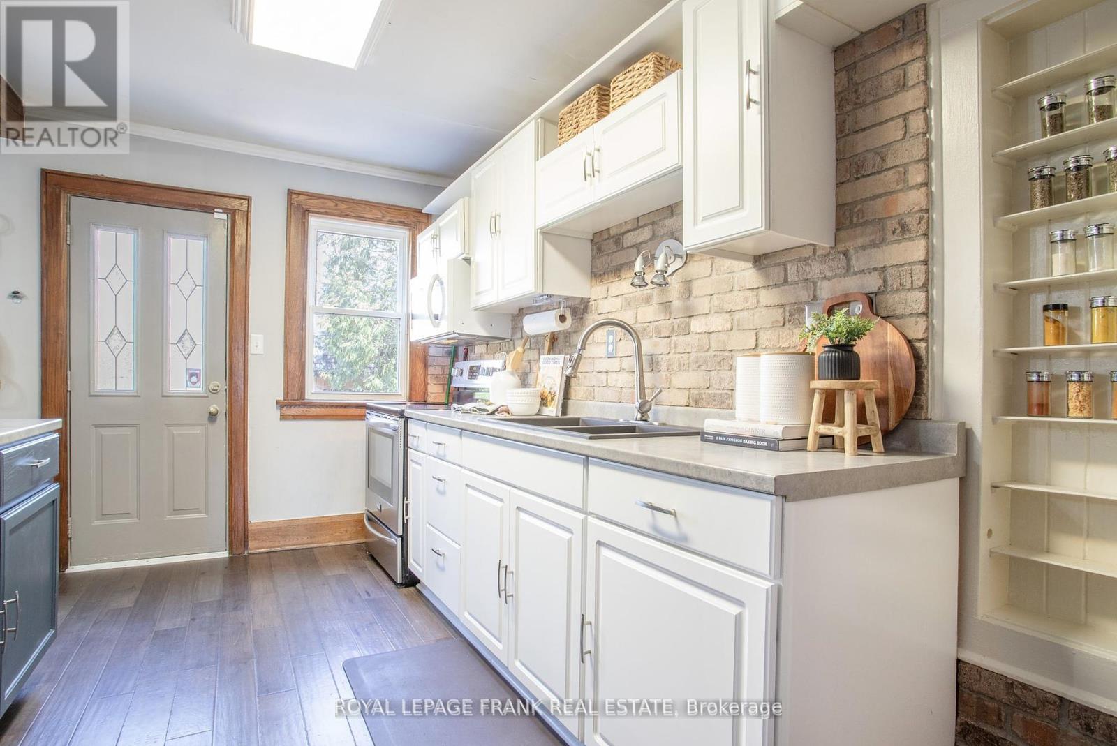 












104 MCLAUGHLIN BOULEVARD

,
Oshawa (O'Neill),




Ontario
L1G2P3

