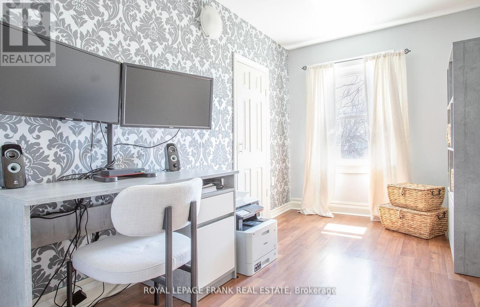 












104 MCLAUGHLIN BOULEVARD

,
Oshawa (O'Neill),




Ontario
L1G2P3

