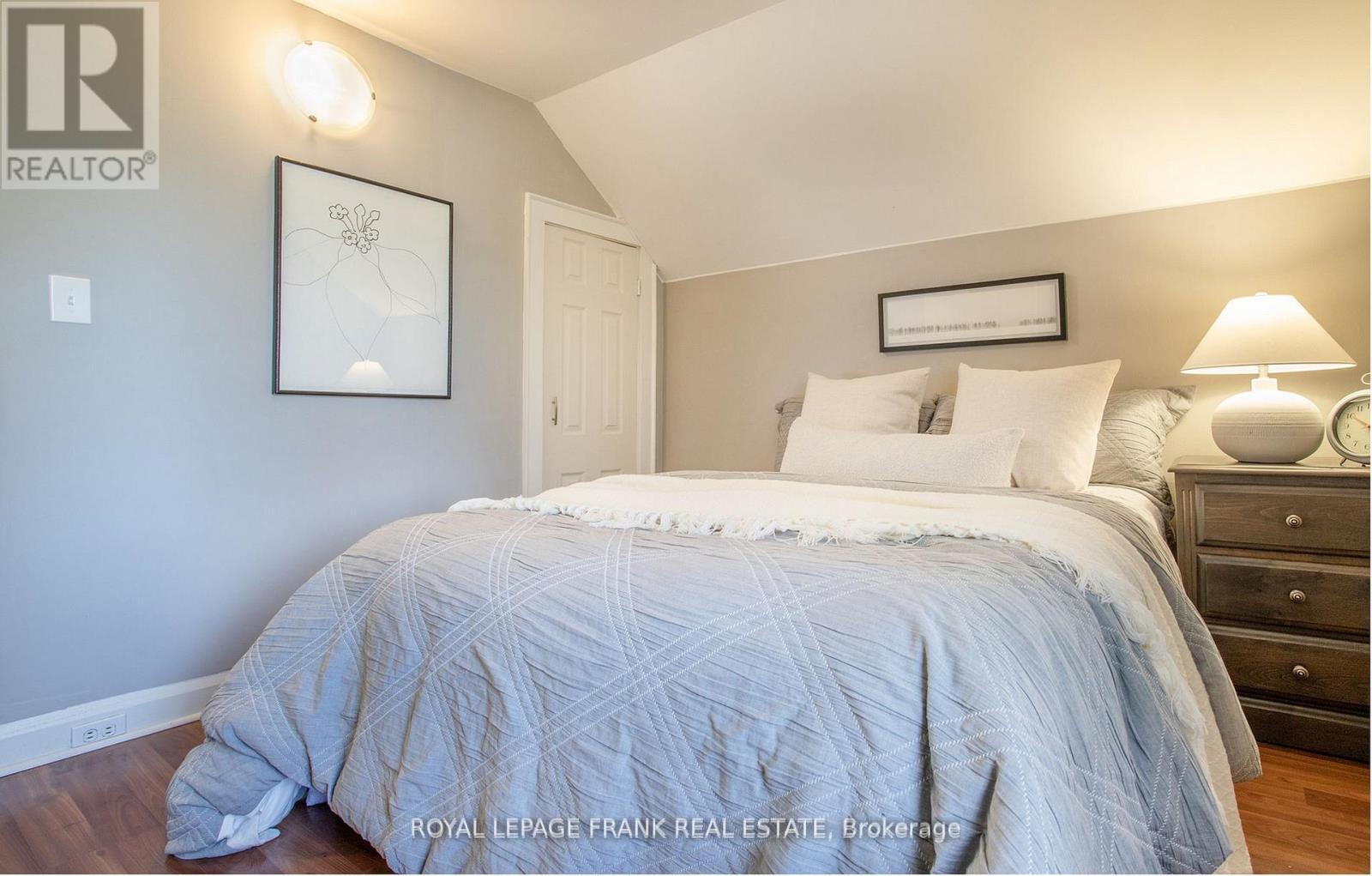 












104 MCLAUGHLIN BOULEVARD

,
Oshawa (O'Neill),




Ontario
L1G2P3

