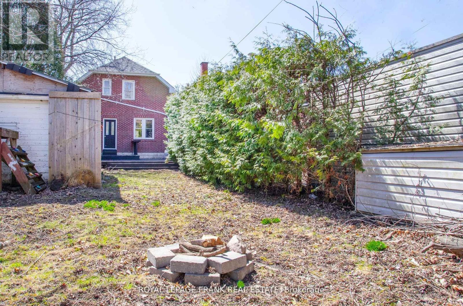 












104 MCLAUGHLIN BOULEVARD

,
Oshawa (O'Neill),




Ontario
L1G2P3

