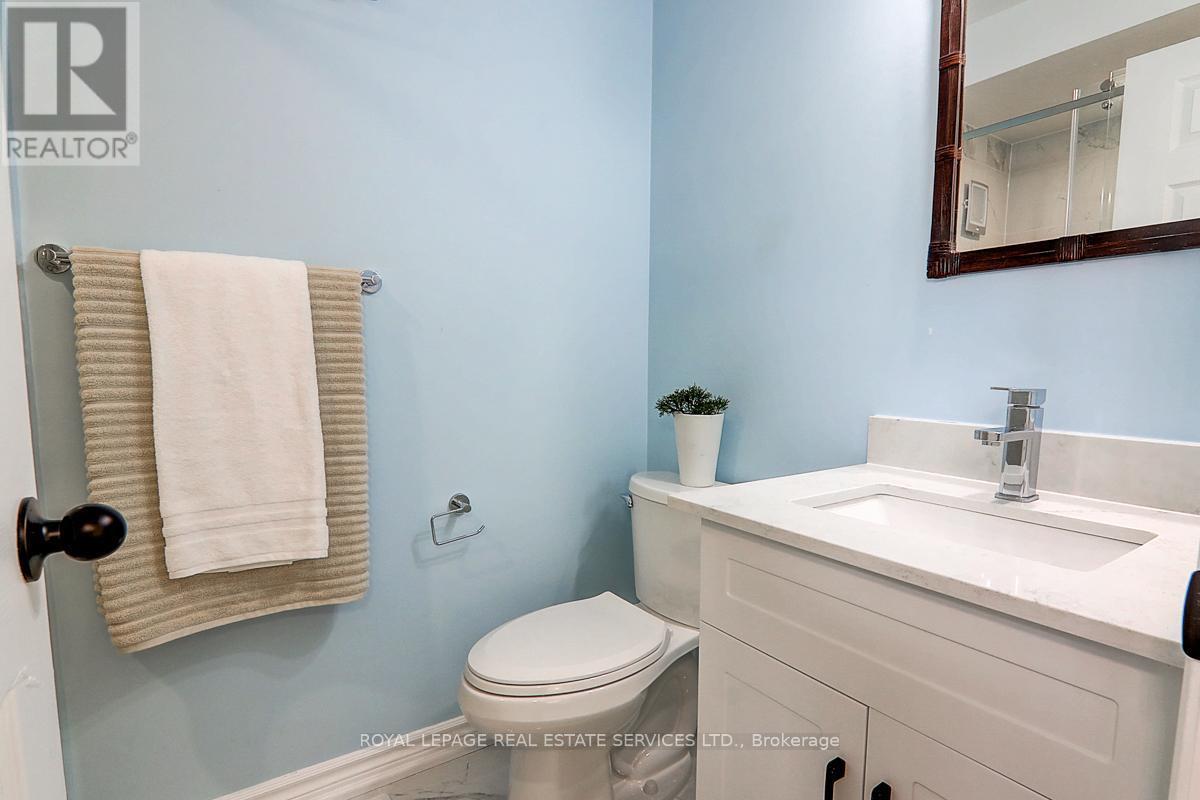 












17 VENTURE AVENUE

,
Richmond Hill,




Ontario
L4S2P2

