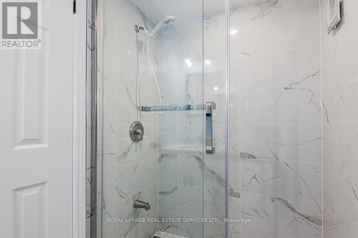 












17 VENTURE AVENUE

,
Richmond Hill,




Ontario
L4S2P2

