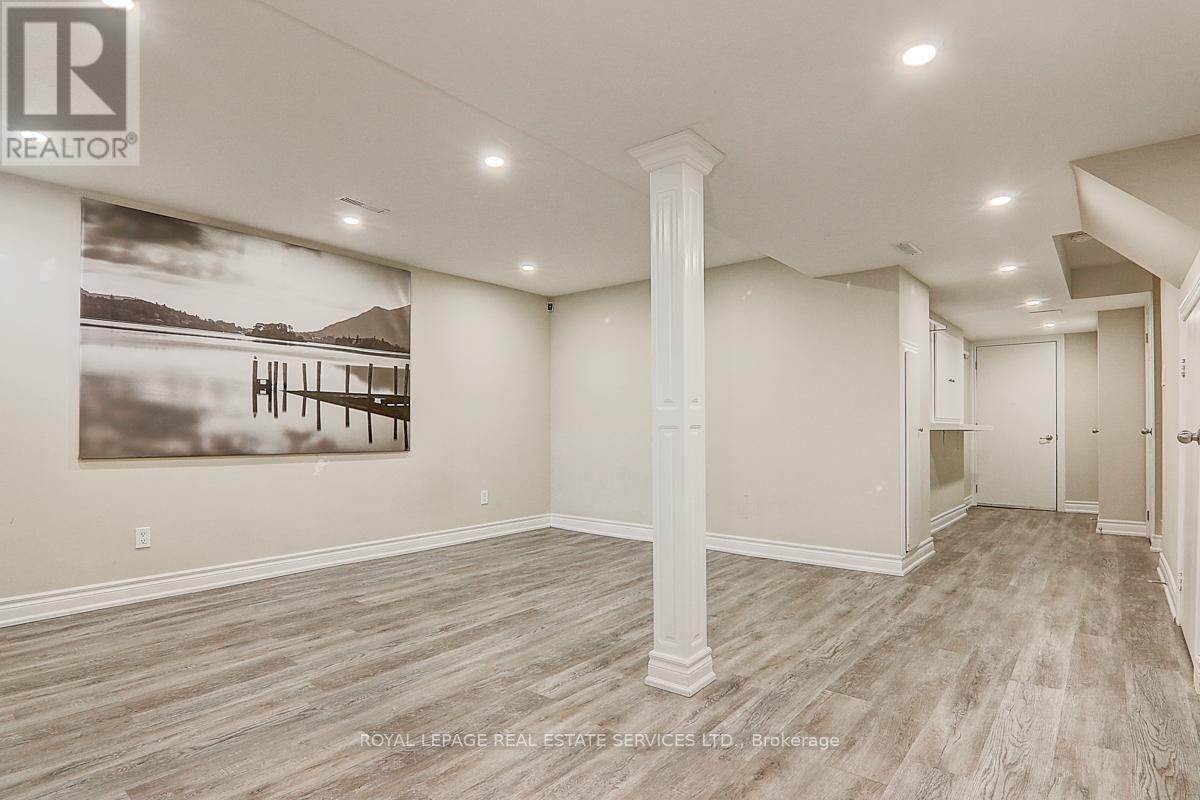 












17 VENTURE AVENUE

,
Richmond Hill,




Ontario
L4S2P2

