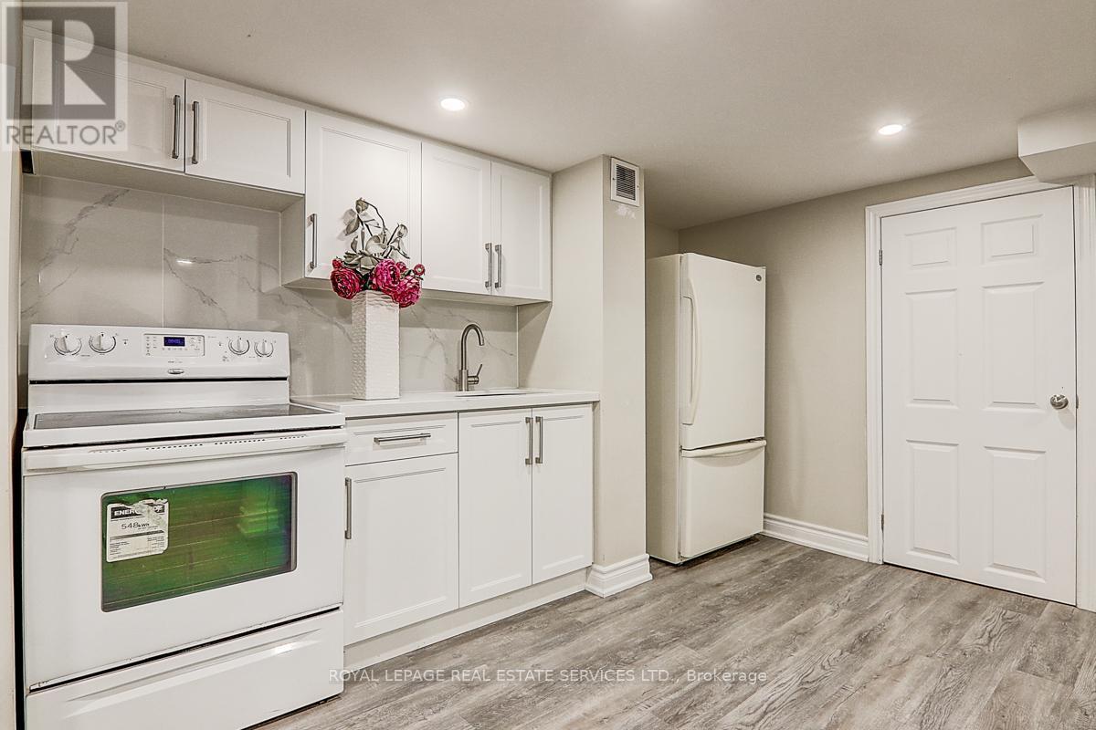 












17 VENTURE AVENUE

,
Richmond Hill,




Ontario
L4S2P2

