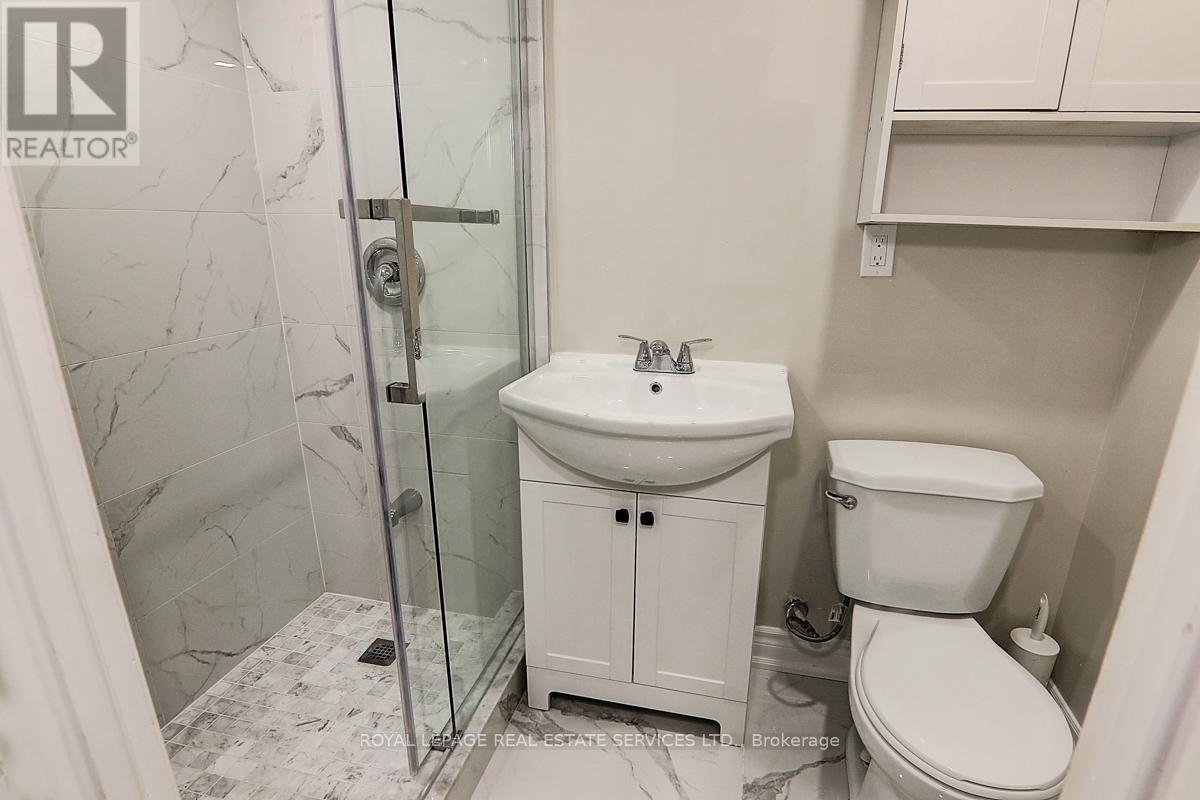 












17 VENTURE AVENUE

,
Richmond Hill,




Ontario
L4S2P2

