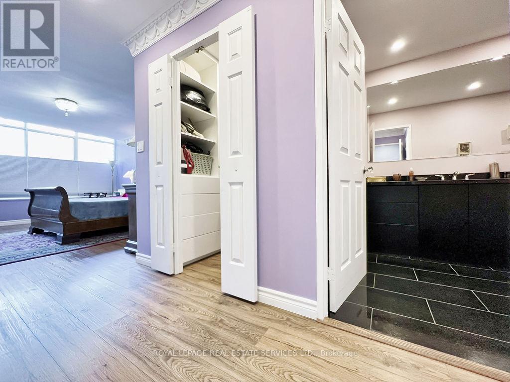 












108 - 5444 YONGE STREET

,
Toronto,




Ontario
M2N6J4

