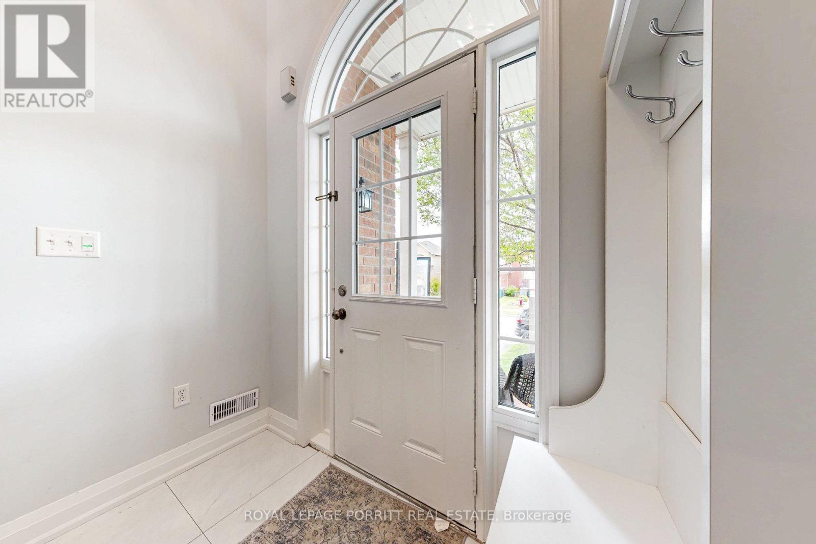 












151 DECKER HOLLOW CIRCLE S

,
Brampton,




Ontario
L6X0L4

