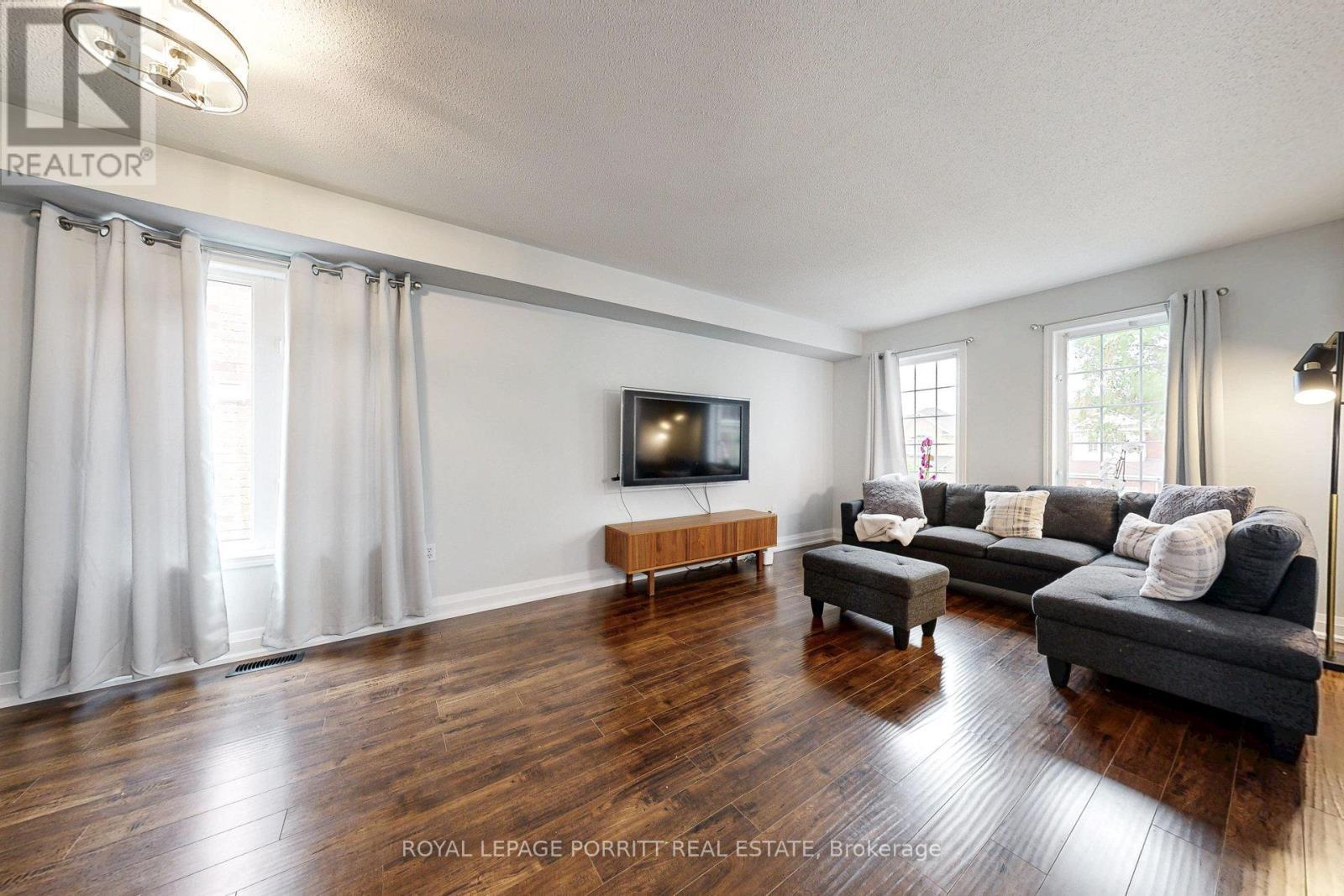 












151 DECKER HOLLOW CIRCLE S

,
Brampton,




Ontario
L6X0L4

