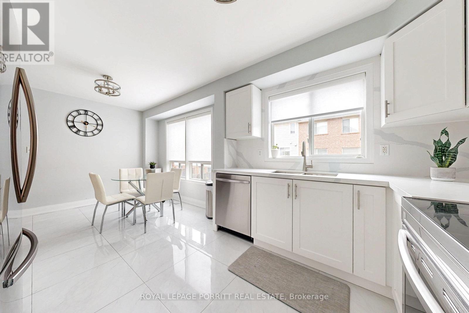 












151 DECKER HOLLOW CIRCLE S

,
Brampton,




Ontario
L6X0L4

