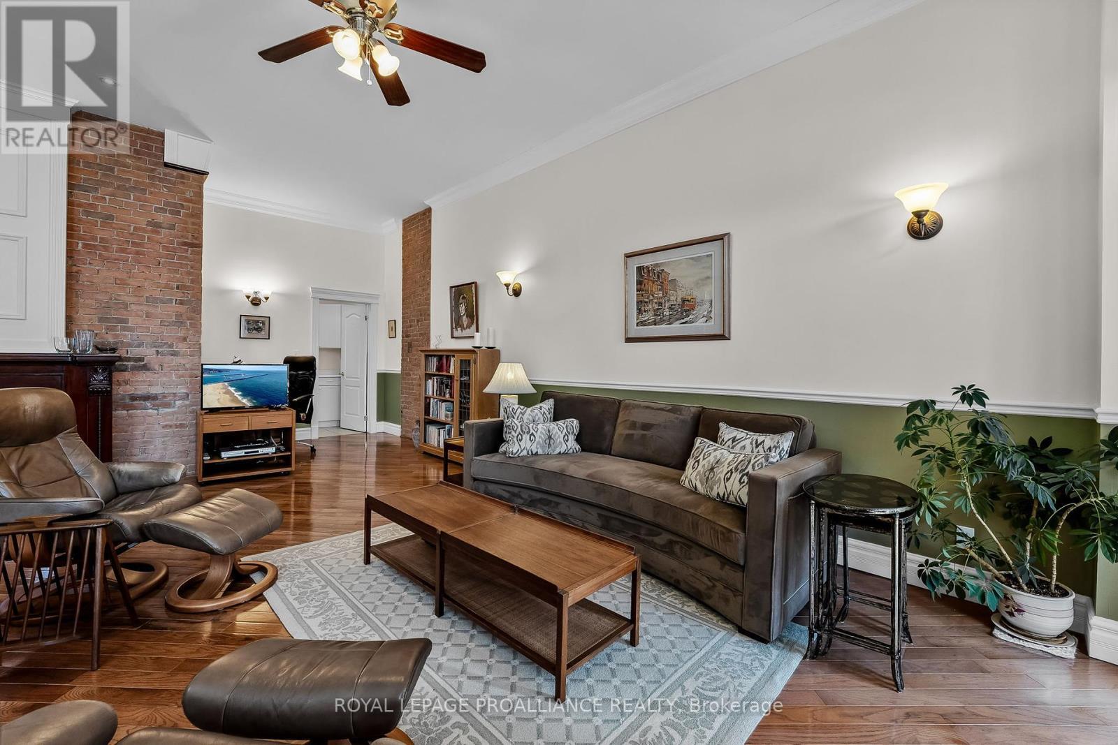 












206 - 323 GEORGE STREET

,
Cobourg,




Ontario
K9A3L9

