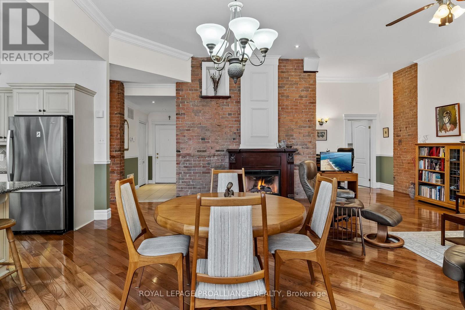 












206 - 323 GEORGE STREET

,
Cobourg,




Ontario
K9A3L9

