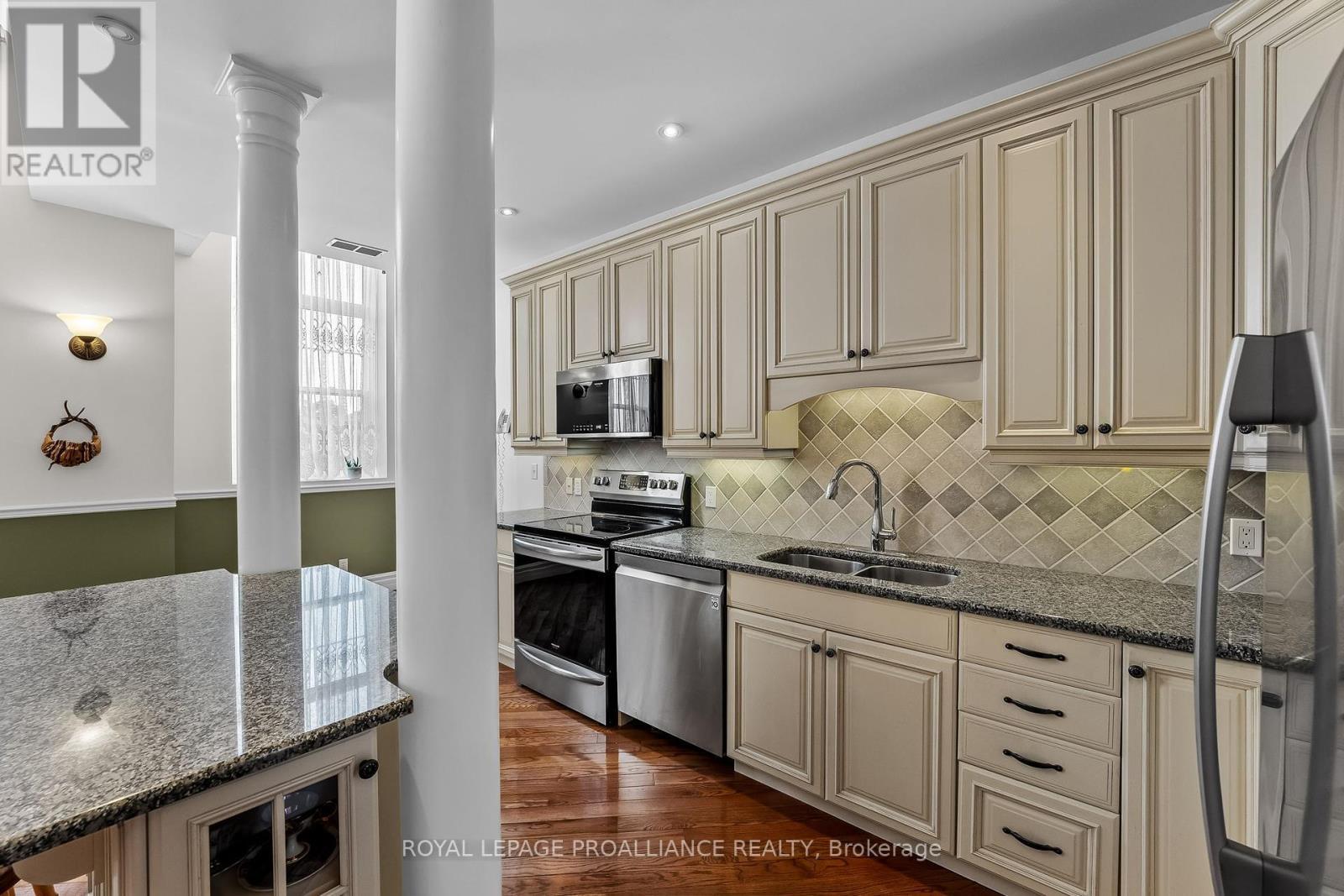 












206 - 323 GEORGE STREET

,
Cobourg,




Ontario
K9A3L9


