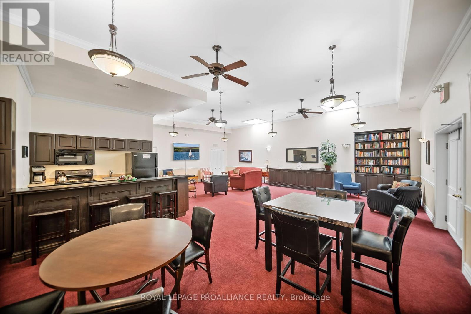 












206 - 323 GEORGE STREET

,
Cobourg,




Ontario
K9A3L9

