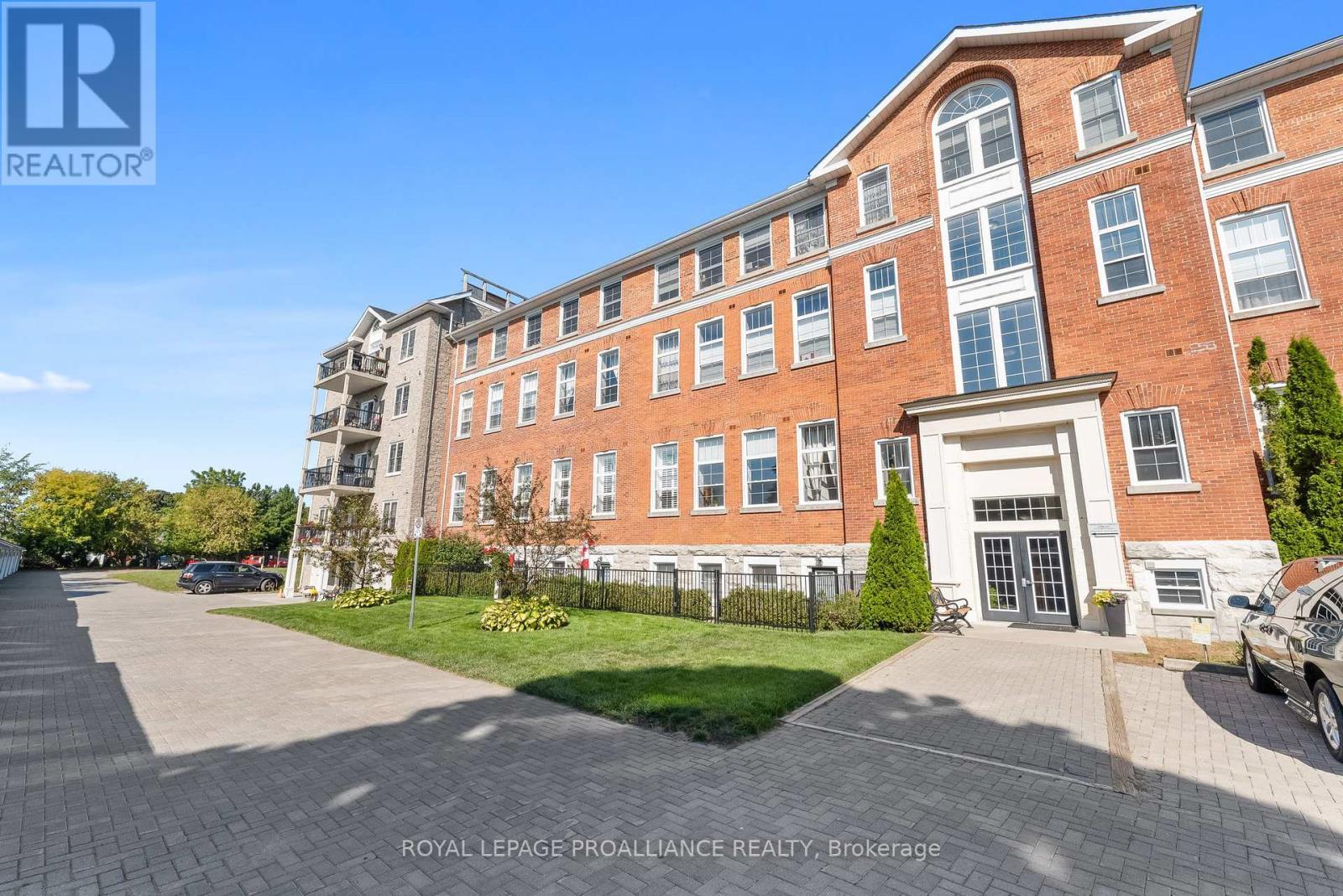 












206 - 323 GEORGE STREET

,
Cobourg,




Ontario
K9A3L9

