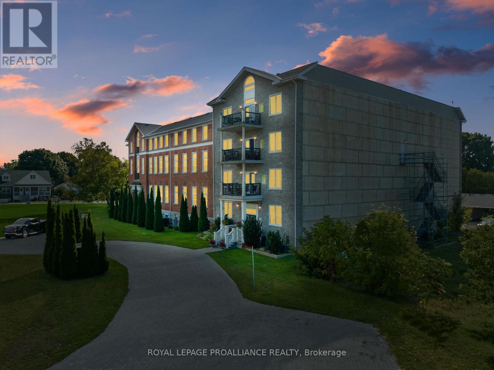 












206 - 323 GEORGE STREET

,
Cobourg,




Ontario
K9A3L9

