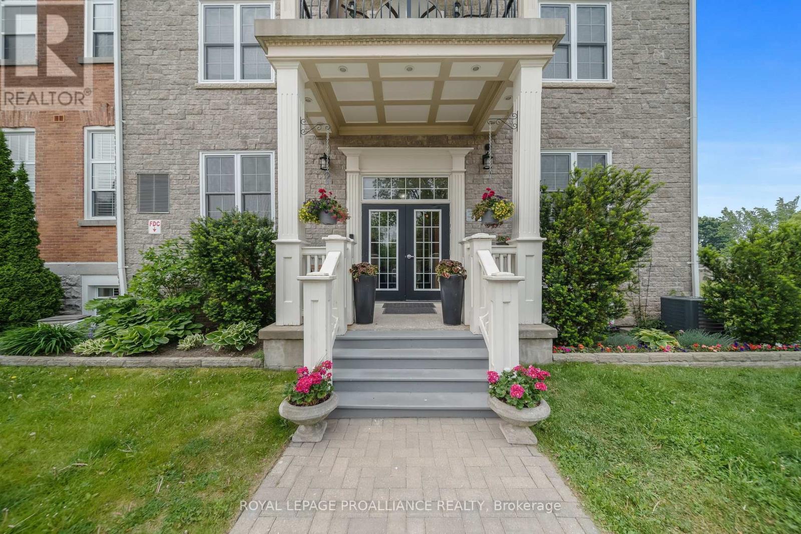 












206 - 323 GEORGE STREET

,
Cobourg,




Ontario
K9A3L9

