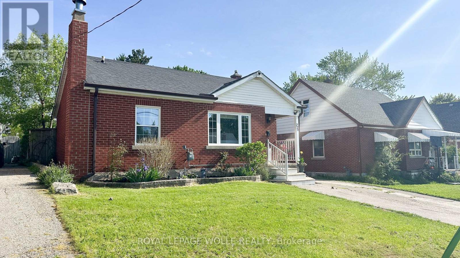












776 ELIZABETH STREET

,
Kitchener,




Ontario
N2H6H5

