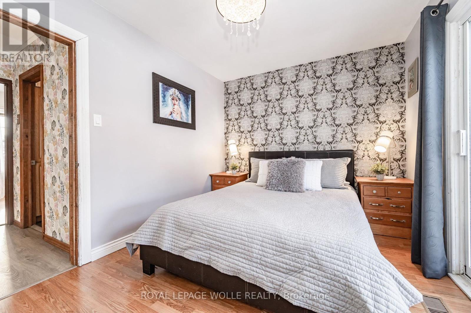 












776 ELIZABETH STREET

,
Kitchener,




Ontario
N2H6H5

